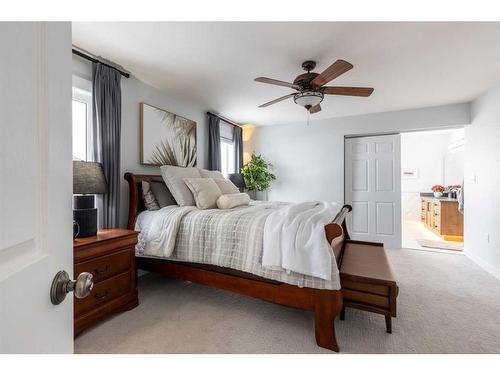 111 Sundance Road Sw, Medicine Hat, AB - Indoor Photo Showing Bedroom