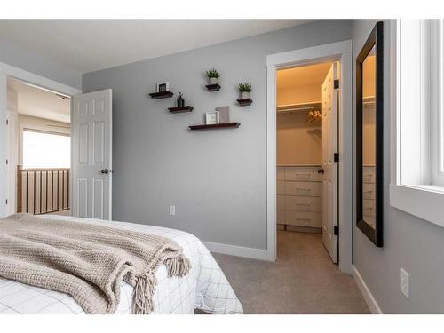 111 Sundance Road Sw, Medicine Hat, AB - Indoor Photo Showing Bedroom