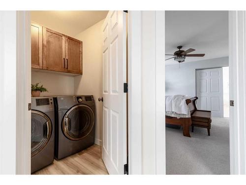 111 Sundance Road Sw, Medicine Hat, AB - Indoor Photo Showing Laundry Room