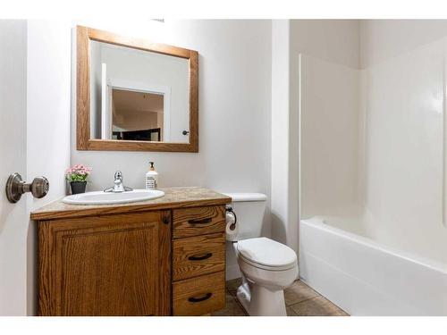 111 Sundance Road Sw, Medicine Hat, AB - Indoor Photo Showing Bathroom