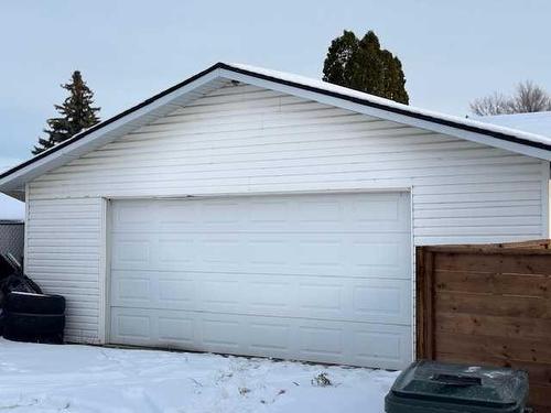 2768 22 Avenue Se, Medicine Hat, AB - Outdoor With Exterior