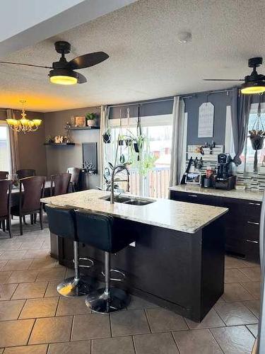 2768 22 Avenue Se, Medicine Hat, AB - Indoor Photo Showing Kitchen