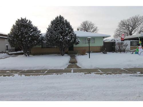 175 7 Street Nw, Medicine Hat, AB - Outdoor