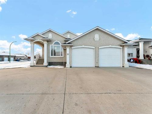 2 Vintage Meadows Court Se, Medicine Hat, AB - Outdoor With Facade