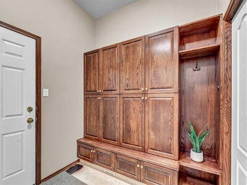 2 Vintage Meadows Court Se, Medicine Hat, AB - Indoor Photo Showing Other Room