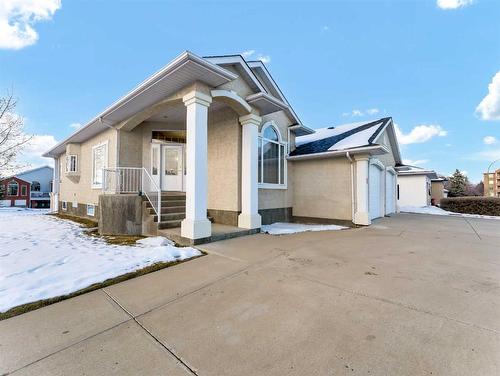 2 Vintage Meadows Court Se, Medicine Hat, AB - Outdoor