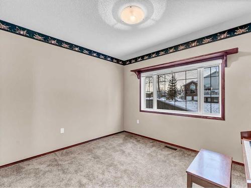 2 Vintage Meadows Court Se, Medicine Hat, AB - Indoor Photo Showing Other Room