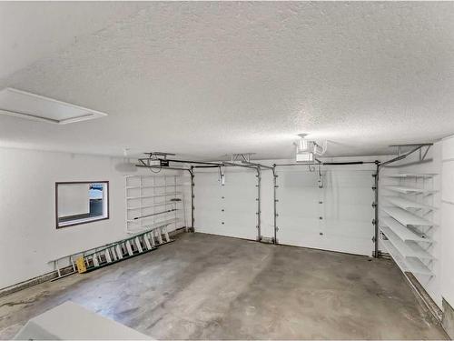 2 Vintage Meadows Court Se, Medicine Hat, AB - Indoor Photo Showing Garage