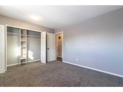 31 Rae Court Se, Medicine Hat, AB - Indoor Photo Showing Other Room