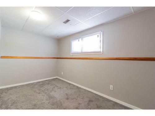 31 Rae Court Se, Medicine Hat, AB - Indoor Photo Showing Other Room