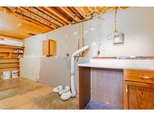 31 Rae Court Se, Medicine Hat, AB - Indoor Photo Showing Basement