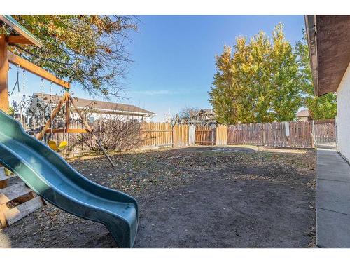 31 Rae Court Se, Medicine Hat, AB - Outdoor