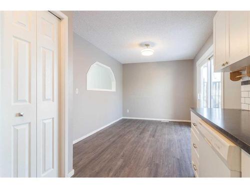 31 Rae Court Se, Medicine Hat, AB - Indoor