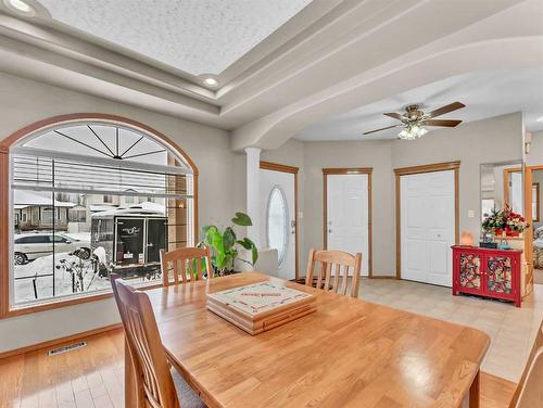 15 Turner Green Se, Medicine Hat, AB - Indoor Photo Showing Dining Room