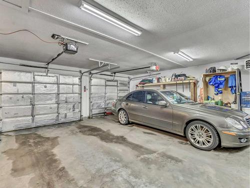 55 Rundle Road Se, Medicine Hat, AB - Indoor Photo Showing Garage