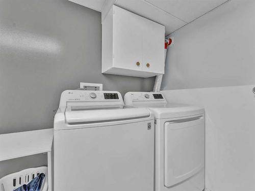 55 Rundle Road Se, Medicine Hat, AB - Indoor Photo Showing Laundry Room