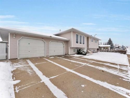 55 Rundle Road Se, Medicine Hat, AB - Outdoor