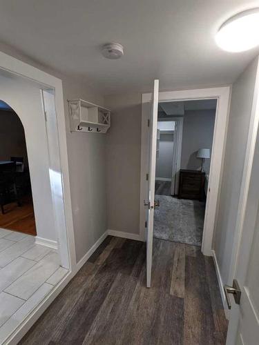 111 2 Street Ne, Medicine Hat, AB - Indoor Photo Showing Other Room