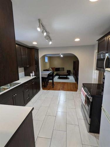 111 2 Street Ne, Medicine Hat, AB - Indoor Photo Showing Kitchen