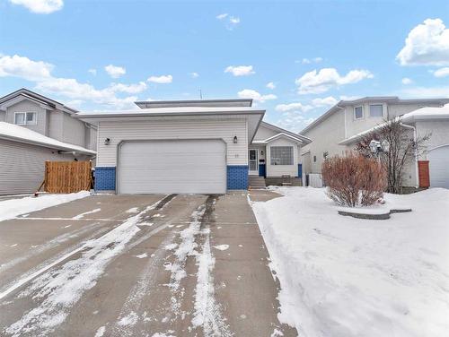 15 Storrs Crescent Se, Medicine Hat, AB - Outdoor With Facade