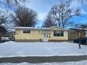 1044 College Drive Se, Medicine Hat, AB  - Outdoor 