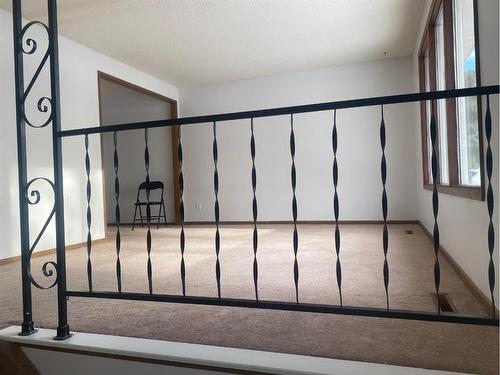 1044 College Drive Se, Medicine Hat, AB - Indoor Photo Showing Other Room