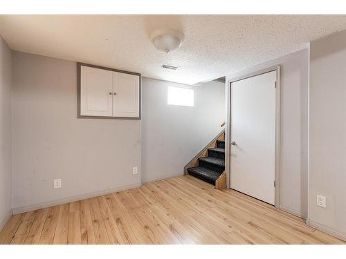 410 1 Street Se, Redcliff, AB - Indoor Photo Showing Other Room