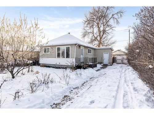 410 1 Street Se, Redcliff, AB - Outdoor