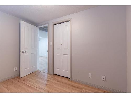 410 1 Street Se, Redcliff, AB - Indoor Photo Showing Other Room