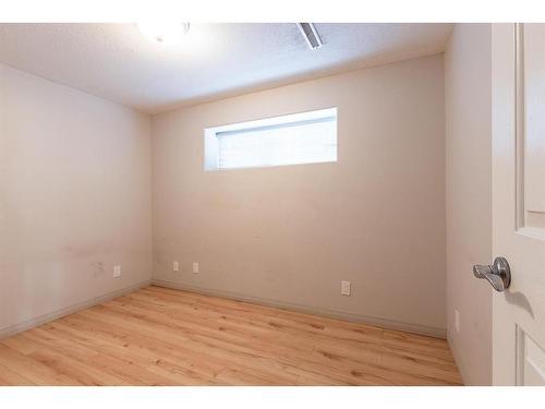 410 1 Street Se, Redcliff, AB - Indoor Photo Showing Other Room