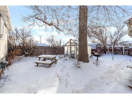 410 1 Street Se, Redcliff, AB - Outdoor