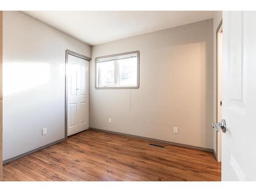 410 1 Street Se, Redcliff, AB - Indoor Photo Showing Other Room