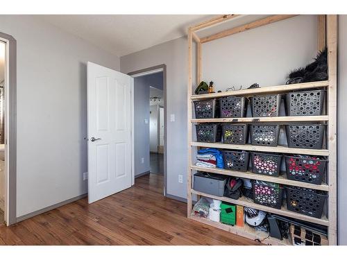 410 1 Street Se, Redcliff, AB - Indoor Photo Showing Other Room