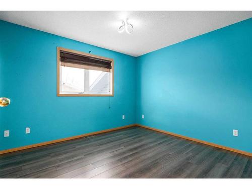 527 Main Street South, Redcliff, AB - Indoor Photo Showing Other Room