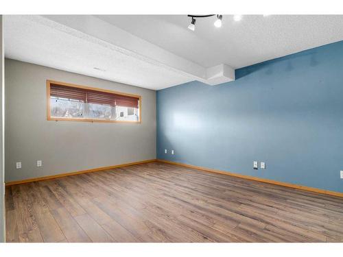 527 Main Street South, Redcliff, AB - Indoor Photo Showing Other Room