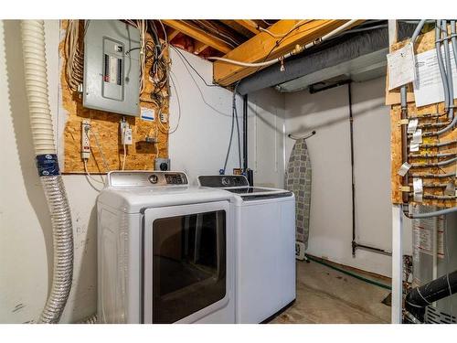 527 Main Street South, Redcliff, AB - Indoor Photo Showing Laundry Room