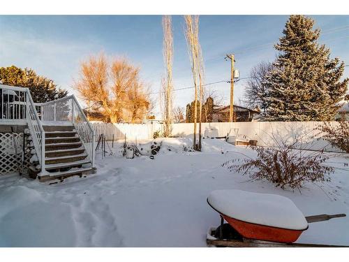 527 Main Street South, Redcliff, AB - Outdoor