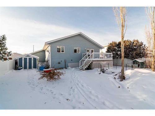 527 Main Street South, Redcliff, AB - Outdoor