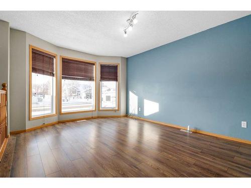 527 Main Street South, Redcliff, AB - Indoor Photo Showing Other Room