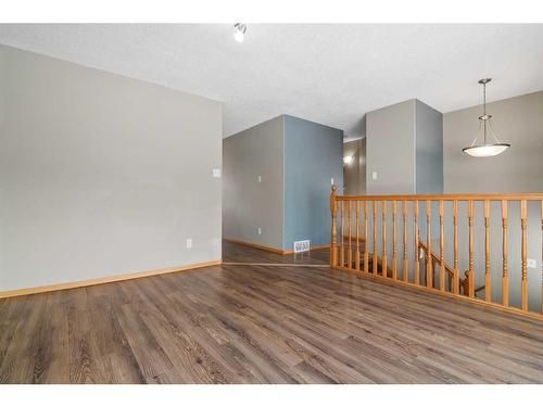 527 Main Street South, Redcliff, AB - Indoor Photo Showing Other Room