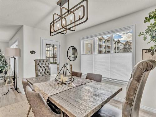 55 Saamis Close Sw, Medicine Hat, AB - Indoor Photo Showing Dining Room