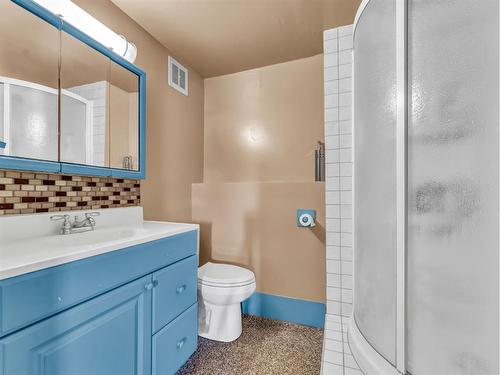 47 Sillak Crescent Se, Medicine Hat, AB - Indoor Photo Showing Bathroom