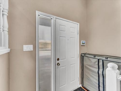 47 Sillak Crescent Se, Medicine Hat, AB - Indoor Photo Showing Other Room