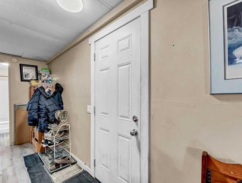 327 1 Street Ne, Redcliff, AB - Indoor Photo Showing Other Room