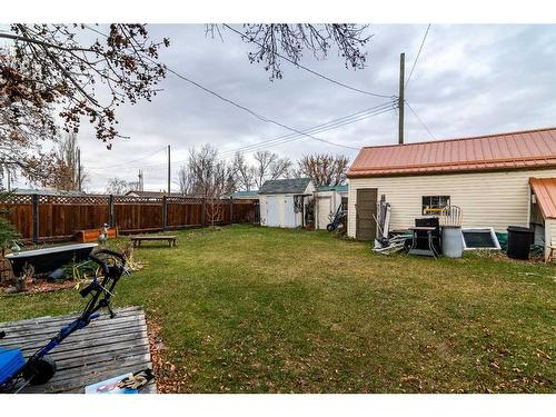 20 Railway Ave E, Schuler, AB - Outdoor