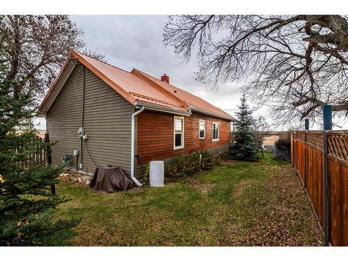 20 Railway Ave E, Schuler, AB - Outdoor With Exterior