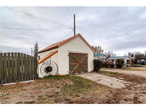 20 Railway Ave E, Schuler, AB - Outdoor