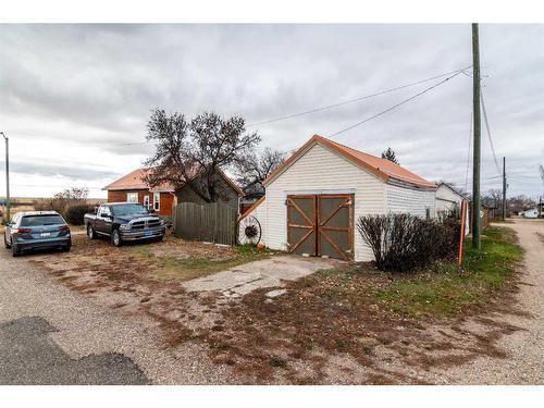 20 Railway Ave E, Schuler, AB - Outdoor