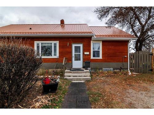 20 Railway Ave E, Schuler, AB - Outdoor