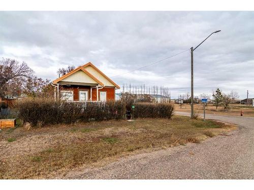 20 Railway Ave E, Schuler, AB - Outdoor